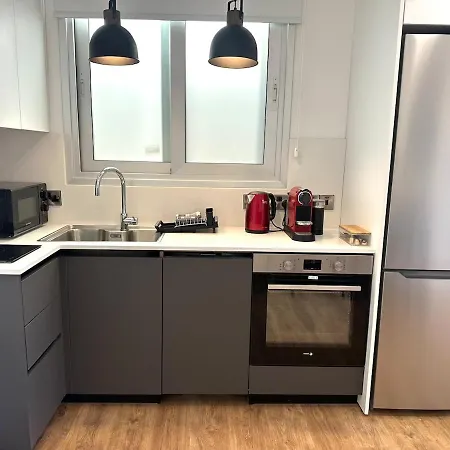 Zeus Downtown Hub With Panoramic View Никосия